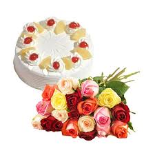 2 kg eggless Pineapple cake with 8 red roses