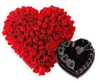 100 heart shaped roses with 1 kilo cake